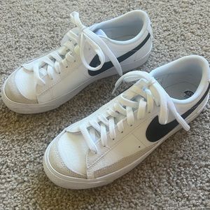 Nike Blazer tennis shoes. Boys size 5.5 (women 7)